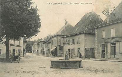 CPA FRANCE 38 " La Batie Montgascon, Grande rue"