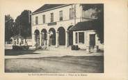 38 Isere CPA FRANCE 38 " La Batie Montgascon, Place de la Mairie"