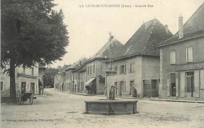 CPA FRANCE 38 " La Batie Montgascon, Grande Rue"