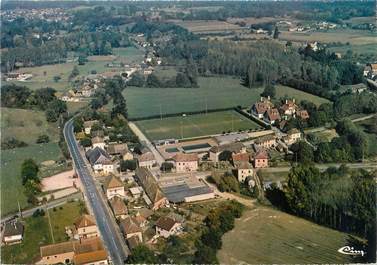 CPSM FRANCE 38 " Corbelin, La piscine et le stade"