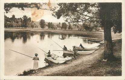 CPA FRANCE 38 " St André le Gaz, Les bords du Lac St Didier"