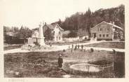 38 Isere CPA FRANCE 38 " Viriville, Place du Monument aux Mort et la Nouvelle Poste"