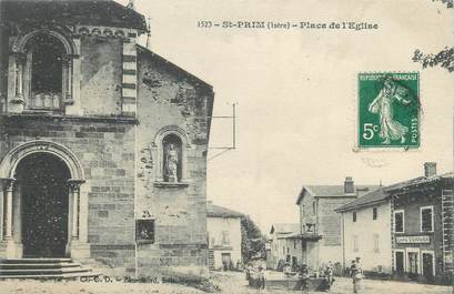 CPA FRANCE 38 " St Prim, Place de l'église"