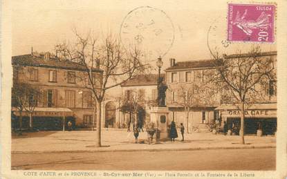 CPA FRANCE 83 " St Cyr sur Mer, Place Portalis et la Fontaine de la Liberté"