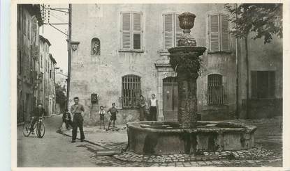 CPSM FRANCE 83 " Brignoles, La Place Jean Raynaud"