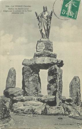 / CPA FRANCE 85 "La Verrie, statue du sacré coeur"