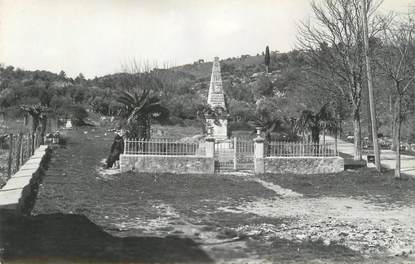 CPSM FRANCE 83 "Figanières, Le monument aux morts" / CACHET PERLE