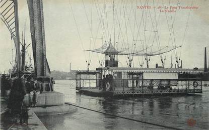 / CPA FRANCE 44 "Nantes, le pont transbordeur, la nacelle"