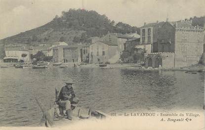 CPA FRANCE 83 " Le Lavandou, Ensemble du village"