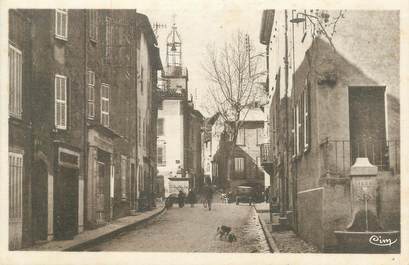 CPA FRANCE 83 " Montfort sur Argens, Place de la Mairie"