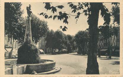 CPA FRANCE 83 " Cuers, Place Carnot"