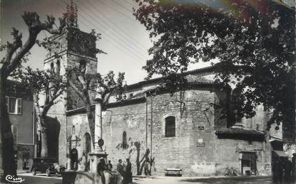 CPSM FRANCE 83 " Cuers, Place François Bernard, l'église et la fontaine"