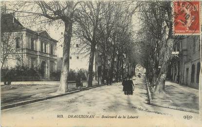 CPA FRANCE 83 " Draguignan, Le Boulevard de la Liberté"