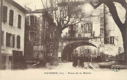 CPA FRANCE 83 " Fayence, Place de la Mairie"