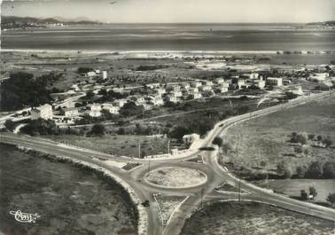 CPSM FRANCE 83 " La Foux, Le Rond Point, la plage "