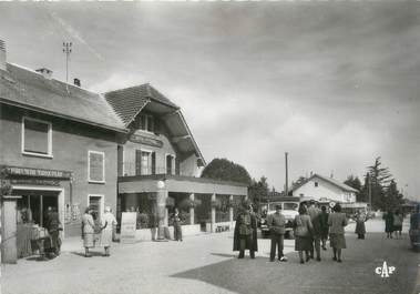 CPSM FRANCE 74 "St Julien en Genevois, La Douane et l'Hôtel National"