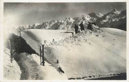 CPSM FRANCE 74 " La Clusaz, Un chalet sous la neige"