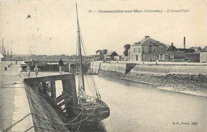 / CPA FRANCE 14 "Courseulles sur Mer, l'avant port"