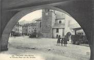 74 Haute Savoie CPA FRANCE 74 " Thônes, La Grande Place vue des Arcades"