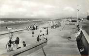 14 Calvado / CPSM FRANCE 14 "Courseulles sur Mer, la plage et la promenade"