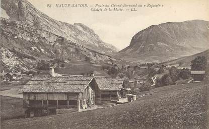 CPA FRANCE 74 " Le Reposoir, Route du Grand Bornand, Chalet de la Motte"