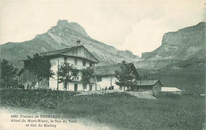 CPA FRANCE 73 " Roselend, Hôtel du Mont Blanc, le Roc du Vent et le Col du Biollay"