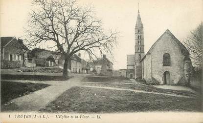 / CPA FRANCE 37 "Truyes, l'église et la place"