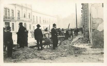 CARTE PHOTO MEXIQUE / RÉVOLUTION MEXICAINE "Mexico, 1913, artillerie devant le palais du gouvernement"