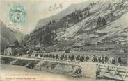 73 Savoie CPA FRANCE 73 " Val d'Isère, Route et pont" / CHASSEURS ALPINS
