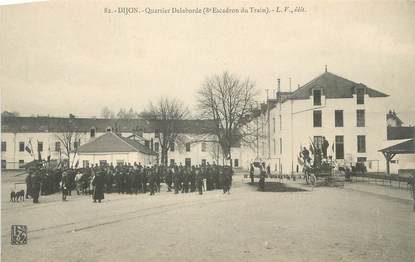 CPA FRANCE 21 "Dijon, Quartier Delaborde, 8ème Escadron du Train"