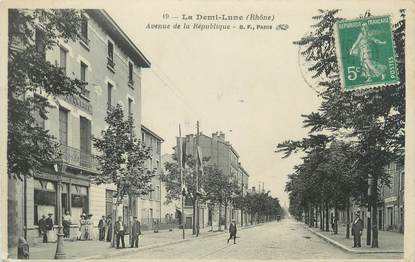 CPA FRANCE 69 "Tassin, Avenue de la République"