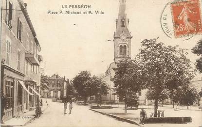 CPA FRANCE 69 " Le Perréon, Place P. Michaud et A. Ville"