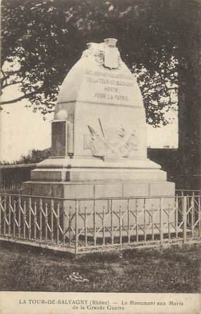 CPA FRANCE 69 " La Tour de Salvagny, Le monument aux morts"'