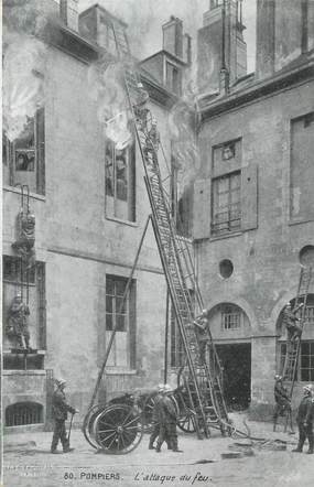 CPA POMPIERS " L'Attaque du feu" / PUBLICITE PHARMACIE NOUVELLE SIMON BLOIS