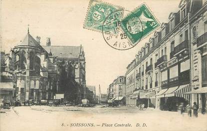 CPA FRANCE 02 "Soissons, la place centrale"