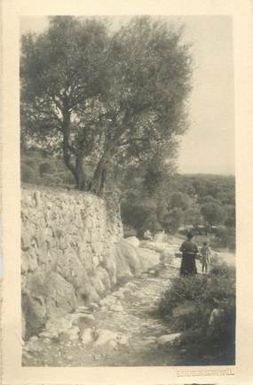 CARTE PHOTO " PHOTOGRAPHE : ESTEHELIN ST RAPHAEL (Cachet en relief) / A SITUER : 04, 06, 83"