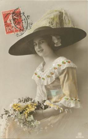 CPA LA FEMME / MODE / CHAPEAU