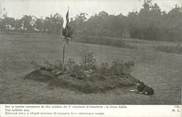 Militaire CPA MILITAIRE " La tombe commune de 10 soldats du 5ème régiment d'infanterie"