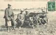 CPA MILITAIRE " Camp de Mailly, soldats d'infanterie " / MITRAILLEUSE