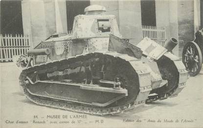 CPA MILITAIRE " Musée de l'Armée" / CHARS