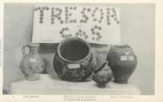 Theme CPA ARCHEOLOGIE " Marmites et pièces romaines de Posthumus et Commode, vase funéraire, vase à incinération"