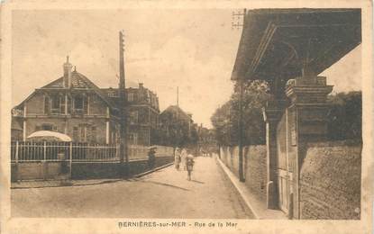 CPA FRANCE 14 "Bernières sur Mer, rue de la Mer"