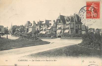CPA FRANCE 14 "Cabourg, les Chalets et la rue de la Mer"