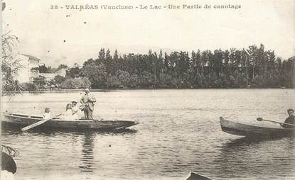 CPA FRANCE 84 "Valréas, le lac, une partie de canotage"