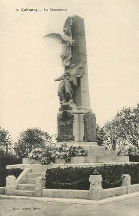 CPA FRANCE 14 "Cabourg, le Monument aux morts"