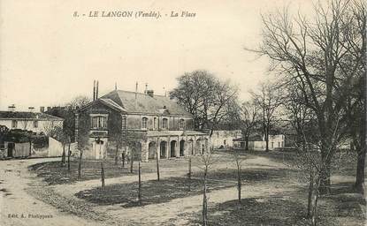 CPA FRANCE 85 "Le Langon, la place"