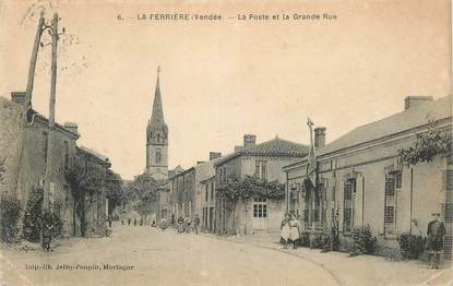 CPA FRANCE 85 "La Ferrière, la poste et la grande rue"