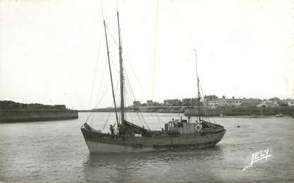 CPSM FRANCE 85 "Saint Gilles Croix de vie, rentrée d'un thonier"