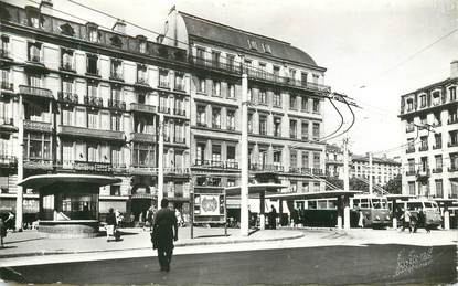 CPSM FRANCE 42 "Saint Etienne, place Dorian, station de Trolleybus"