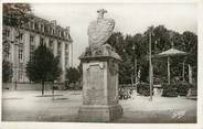 19 Correze / CPSM FRANCE 19 "Ussel, l'aigle romaine et les promenades"